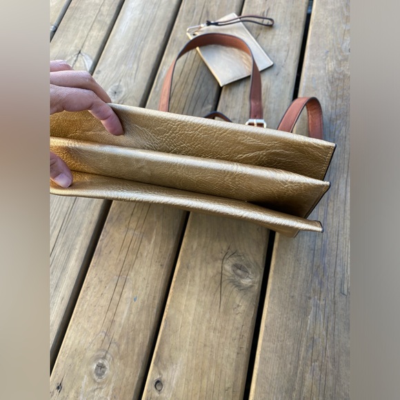 Faux Leather tote gold bag - Picture 9 of 11